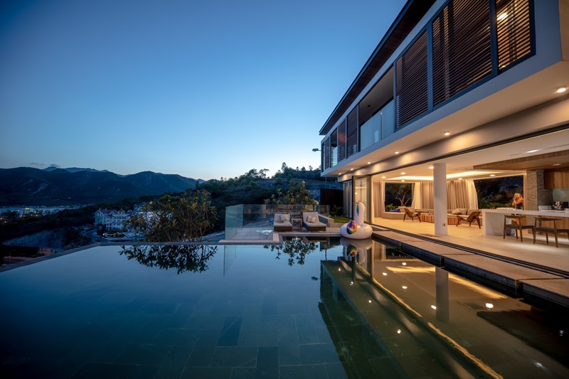 liên hệ đặt villa Oceanfront Nha Trang